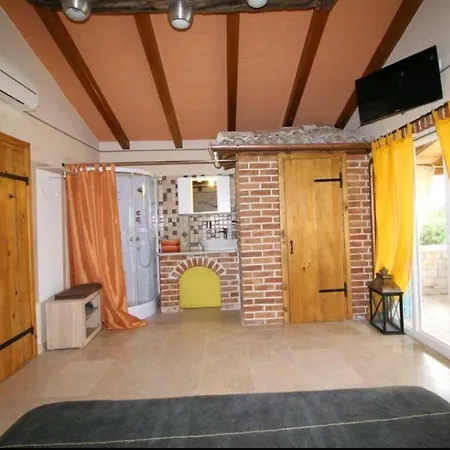 82b Vila Una Ira Vila Villa *