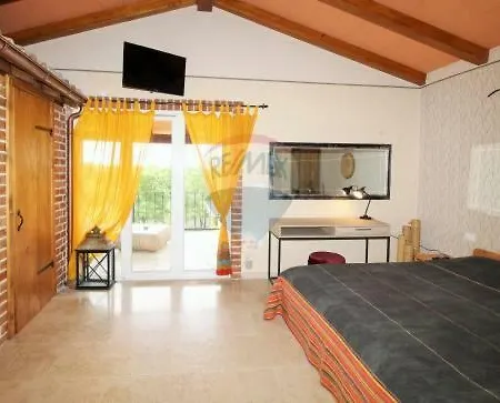 82b Vila Una Ira Vila Villa