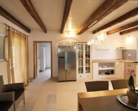 82b Vila Una Ira Vila Villa Režanci
